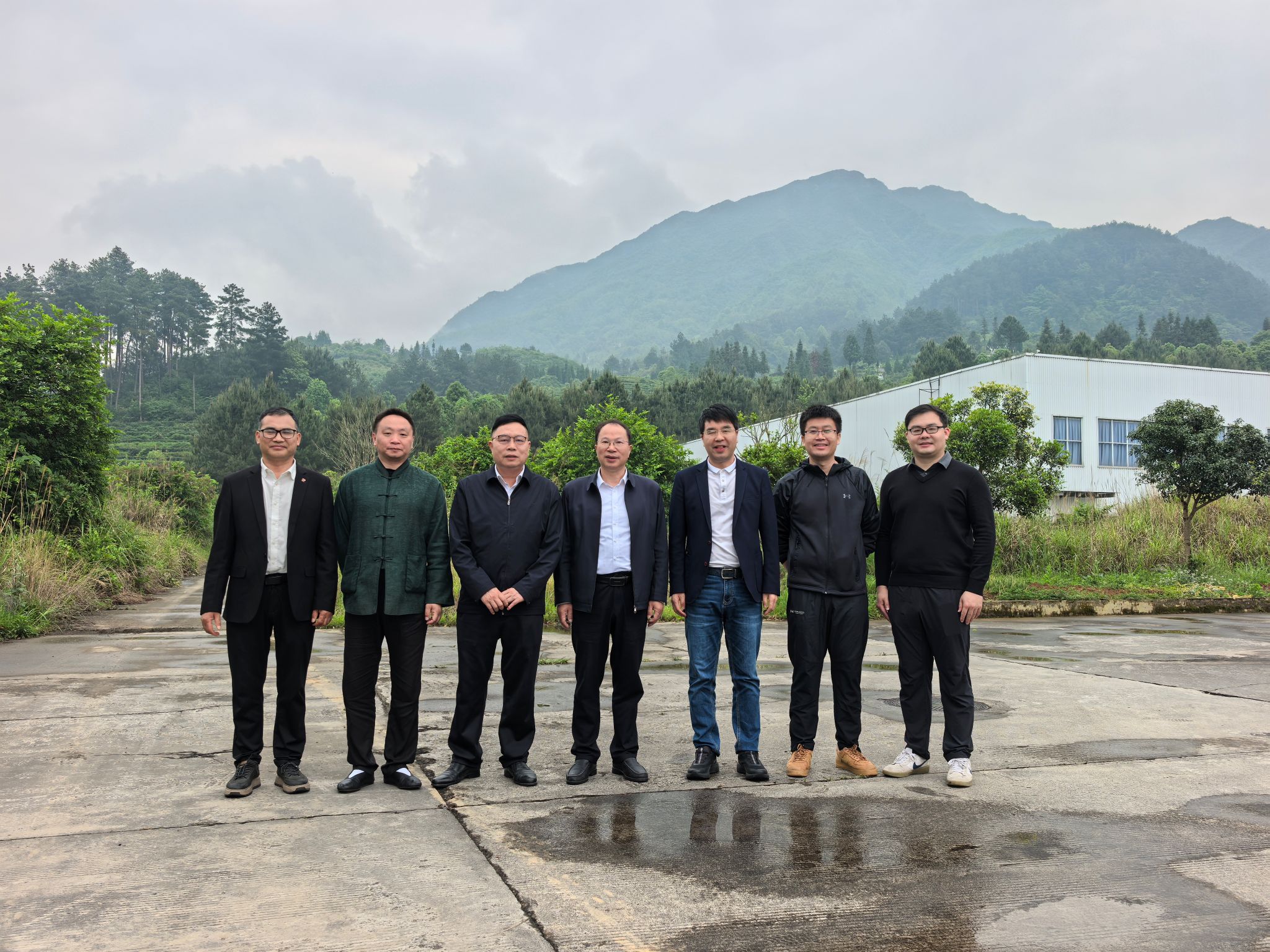 深化产学研协同创新 赋能喀斯特生态安全——中国昆虫学会理事长戈峰研究员莅临学校考察指导