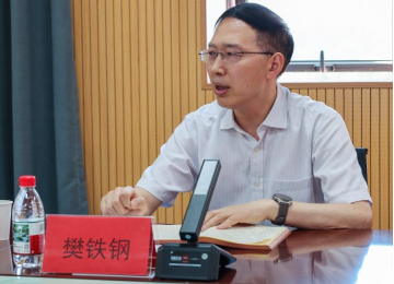学校党委副书记、校长樊铁钢到电子信息工程学院调研